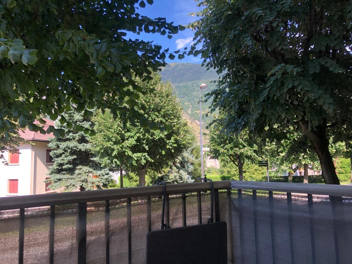 Appartement Cosy Proche De La Gare Сен-Жан-дьо-Мориен Екстериор снимка